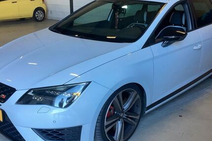 Seat Leon 124.984 km 17.790 &euro; Taucha 04425