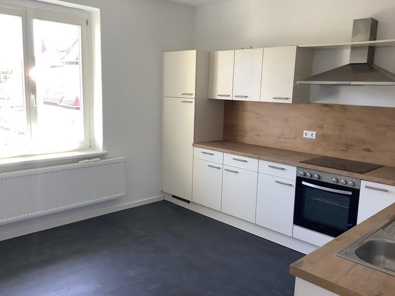 2-R-Wohnung mit Fußbodenheizung im Bad wartet auf einen neuen Mieter zimmer