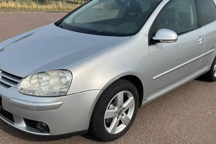 VW Golf 205.000 km 2.390 &euro; Leuna 06237