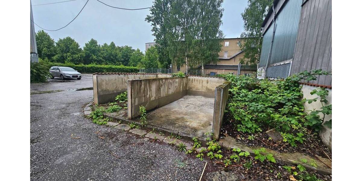 Freistehende, pfeilerfreie Halle in ruhiger Lage mit Büro-Lagerebene, Freifläche möglich zimmer