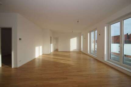 Wohnung Leipzig Schleußig - 4 Zimmer, 149 m&sup2;, 2.190&euro; | Angebot:26456312