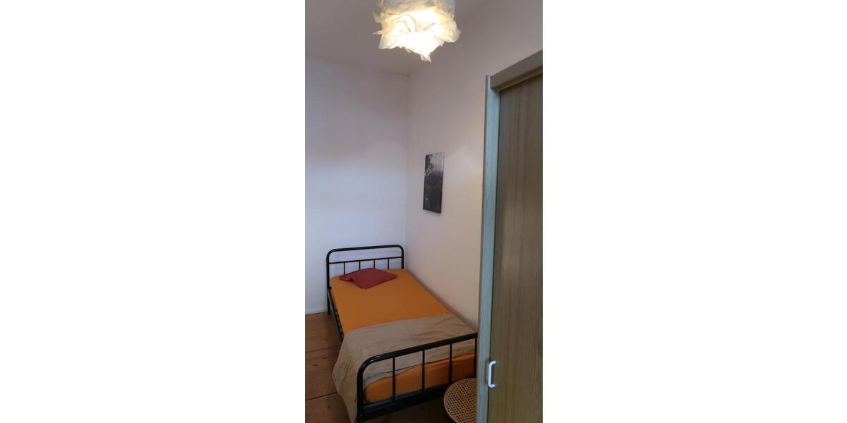 Etagenwohnung Leipzig Nordwest - 1 Zimmer, 9 m&sup2;, 270&euro; | Angebot:25832807