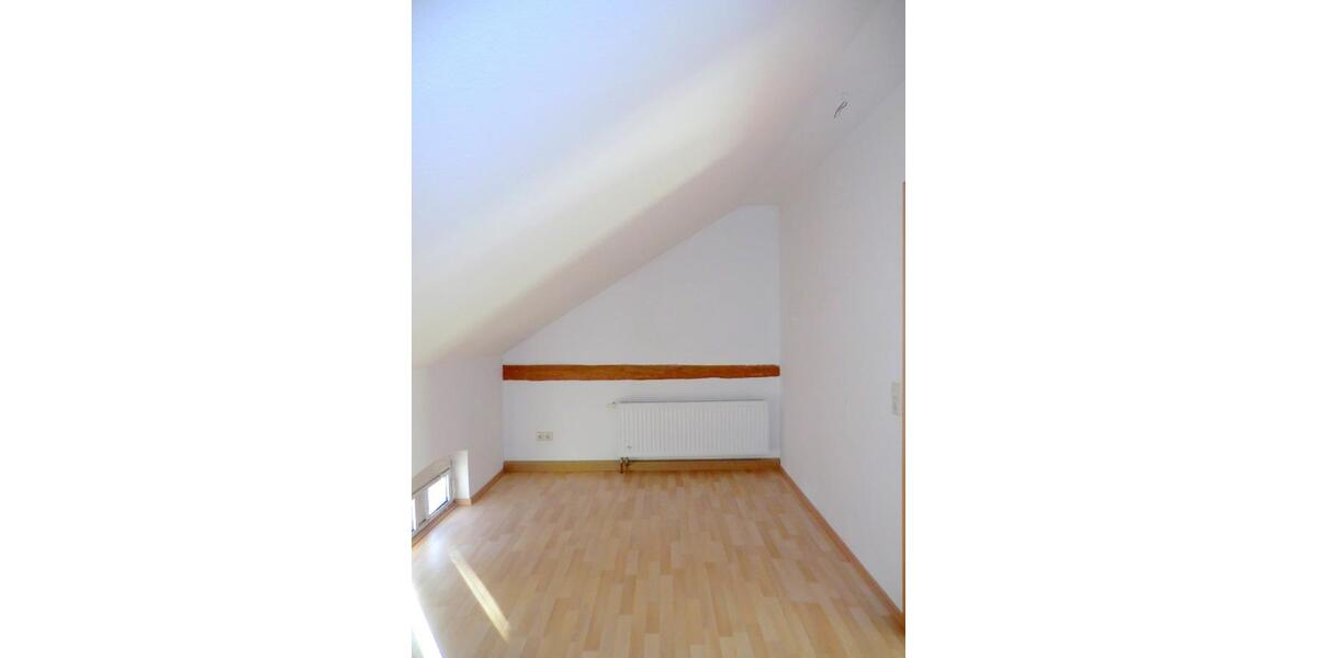 Dachgeschoßwohnung Merseburg - 6 Zimmer, 104 m&sup2;, 790&euro; | Angebot:20471889