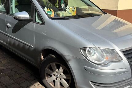 VW Touran 236.000 km 2.900 &euro; Leipzig 04105
