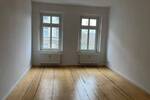 Großzügige 2-Zimmer mit Dielen, EBK, Wanne, Dusche und Tageslichtbad in zentraler Lage!