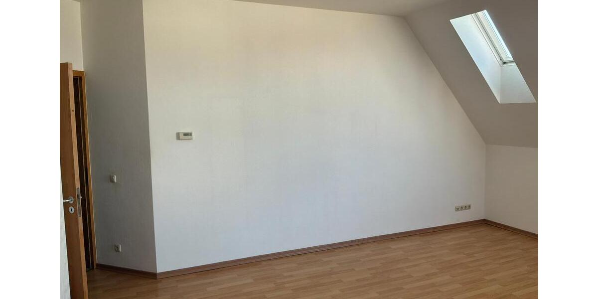 Dachgeschoßwohnung Leipzig Altwest - 3 Zimmer, 99 m&sup2;, 1.000&euro; | Angebot:26490345