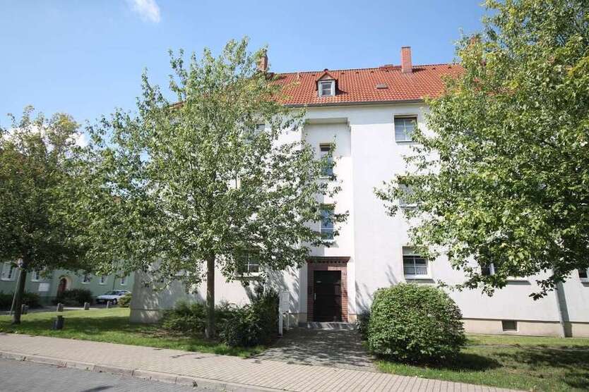 Wohnung zum Mieten in Bitterfeld-Wolfen 336 € 48 m²