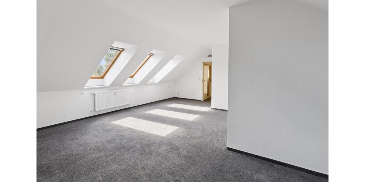 Dachgeschoßwohnung Neukieritzsch - 3 Zimmer, 72 m&sup2;, 48.500&euro; | Angebot:26877882