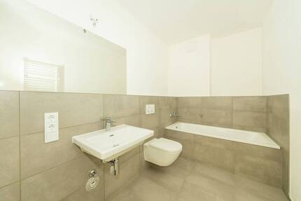 Jetzt 7.500 € sparen: 4-Zimmer Wohnung mit großzügigem Balkon in zentraler Lage 4 zimmer