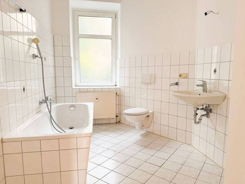*sofort bezugsfrei* I lichtdurchflutete 2-Zimmer Wohnung I Tageslichtbad I Keller