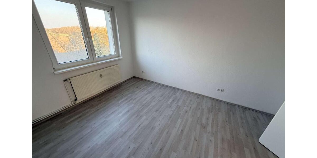 Etagenwohnung Schkopau - 2 Zimmer, 49 m&sup2;, 370&euro; | Angebot:26181118