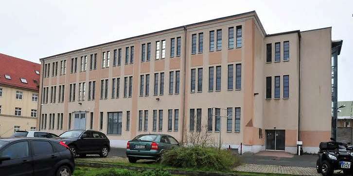 Büro in Hohenmölsen 2.979 € 382.12 m²