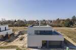Traumhaus zu vermieten! Neugebaute 277m²-Villa mit Pool, Sauna und Kamin am Zwenkauer See!