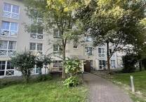 Ruhige Lage! SingleWohnung mit Pantryküche + Bad mit Dusche + Laminat + Ideal für Pendler!