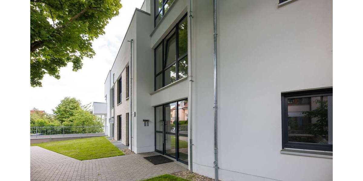 Neuwertig, ruhig, familienfreundlich! – 4 Zimmer mit Balkon & TG-Stellplatz 4 zimmer