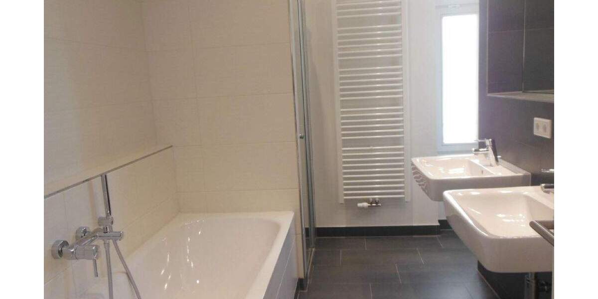 ZentrumOst - Tolle 4 Zi.-Whg., 3 Balkone, Parkett, FuBoHeizg., Lift -vermietet 4 zimmer