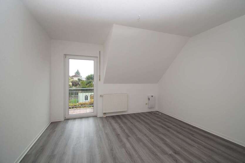 Gepflegte Doppelhaushälfte mit Keller und Stellplatz zwischen Halle (Saale) und Leipzig 4 zimmer