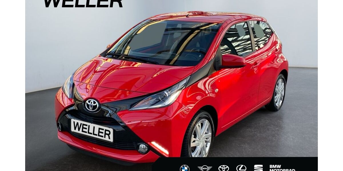 Toyota Aygo (X) 26.732 km 9.790 &euro; Leipzig 04178