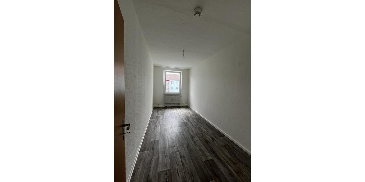 Etagenwohnung Hohenmölsen - 3 Zimmer, 60 m&sup2;, 392&euro; | Angebot:26423866