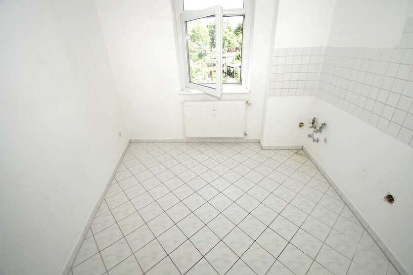 Bezugsfreie 4-R-Wohnung in denkmalgeschützten Gründerzeitgebäude, Anger-Crottendorf, mit Balkon 4 zimmer