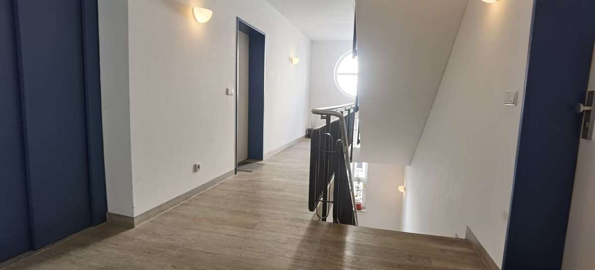 Vielseitig nutzbare Einheit mit Gartenanteil und Stellplatz in gefragter Lage 3 zimmer