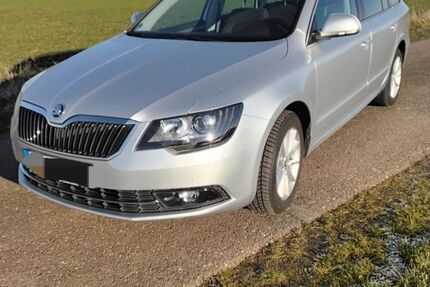 Skoda Superb 142.100 km 8.300 &euro; Kabelsketal 06184