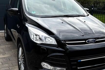 Ford Kuga 82.300 km 9.500 &euro; Leipzig 04288