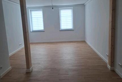 frisch sanierte 3 Raum Wohnung mit großer Terrasse 3 zimmer