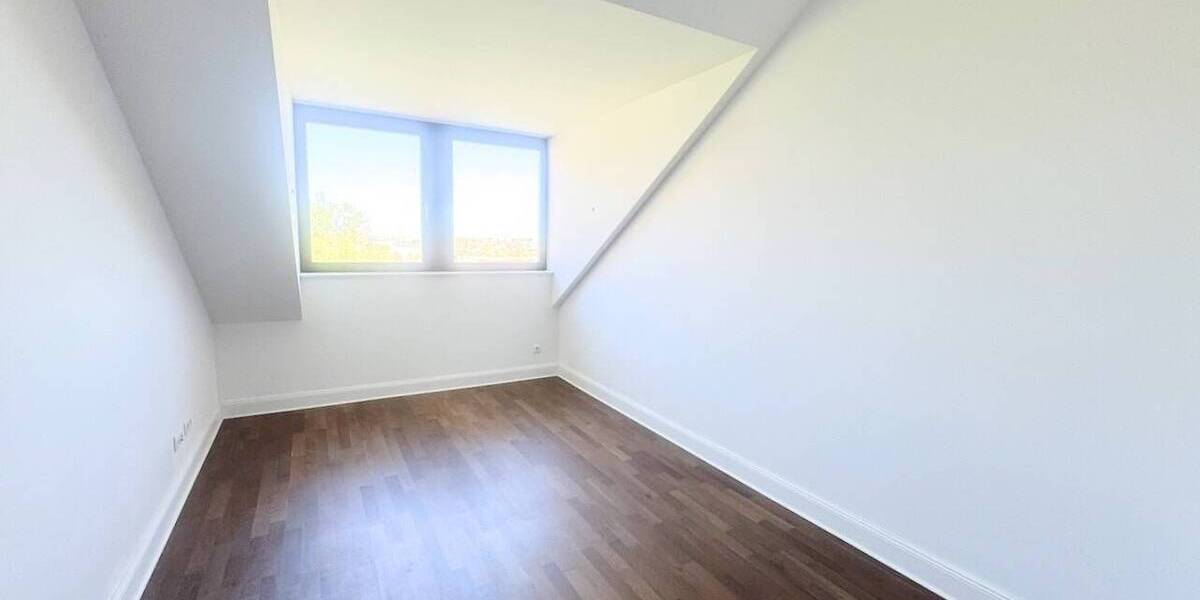 Etagenwohnung Leipzig Neustadt-Neuschönefeld - 4 Zimmer, 173 m&sup2;, 1.750&euro; | Angebot:26695803