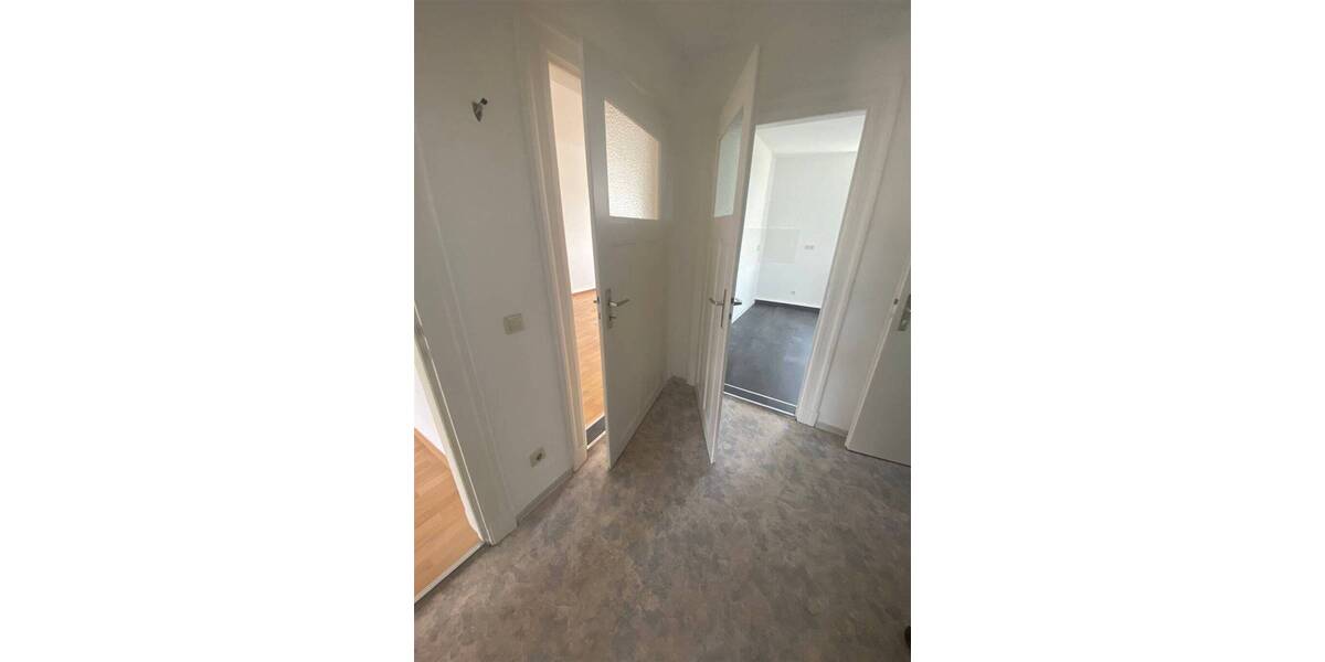 Knautkleeberg* neu renovierte 3 Raum-Whg.* 2.OG* Balkon* Tageslichtbad mit Wanne 3 zimmer