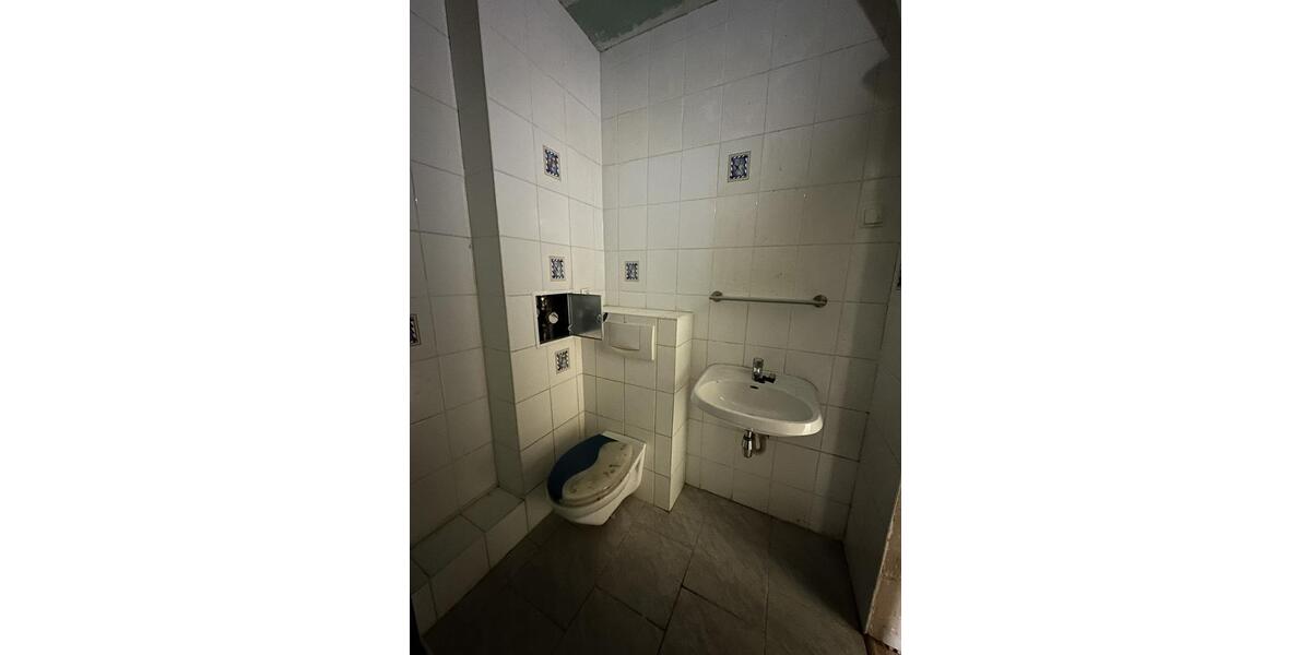 Hochparterre Hohenmölsen - 3 Zimmer, 67 m&sup2;, 62.000&euro; | Angebot:25253817