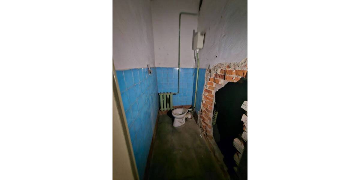 Freistehende, pfeilerfreie Halle in ruhiger Lage mit Büro-Lagerebene, Freifläche möglich zimmer