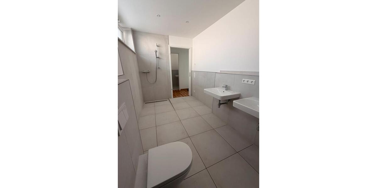 Etagenwohnung Leipzig Südwest - 5 Zimmer, 135 m&sup2;, 2.145&euro; | Angebot:26297244