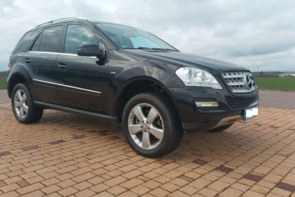 Mercedes-Benz ML 300 271.000 km 11.800 &euro; Zwenkau 04442