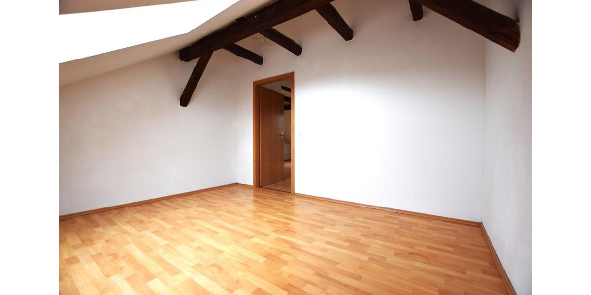 Dachgeschoßwohnung Wurzen - 4 Zimmer, 89 m&sup2;, 623&euro; | Angebot:26060660
